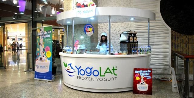 Yogolat Frozen Yogurt