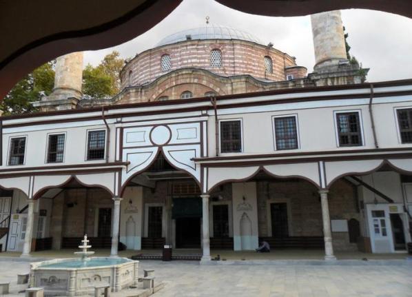 Emir Sultan Camii ve Kulliyesi