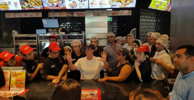 fast food calisanlari